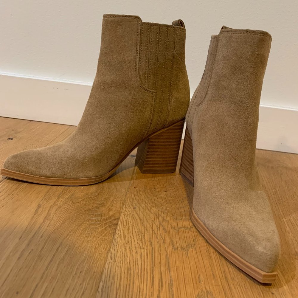 Marc Fisher Oshay Pointed Toe Bootie, Medium Nat Suede, Size 8